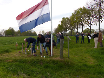 Dodenherdenking 4 mei Bloemkampsweg  (08)