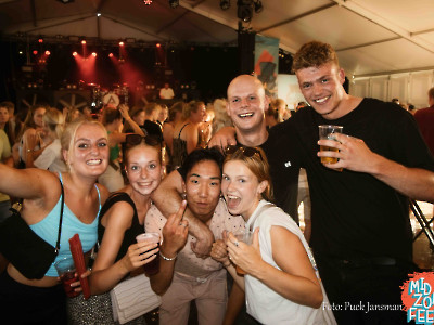 Midzomerfeest Sfeer opnames van de Zondag